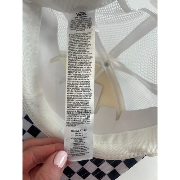 VANS MENS SWIM SUIT AND HAT BUNDLE GRAY BLACK SUIT SIZE 32 NWT VANS TRUCKER HAT - Picture 14 of 14